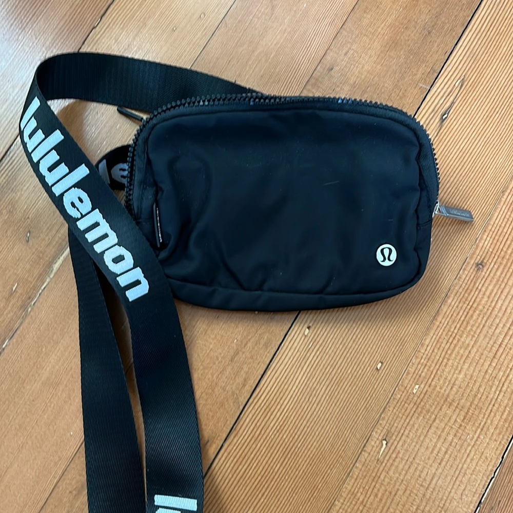 Lululemon bag